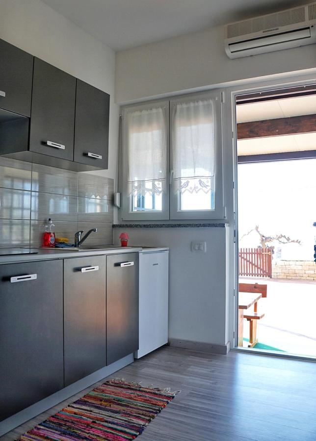 Apartmani Vesna Zambratija  Exterior photo